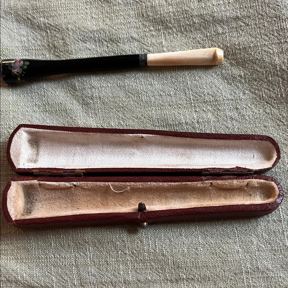 Vintage Cigarette Holder with Leather Case 1920-1930 Hand Painted Red Rose - Picture 2 of 13
